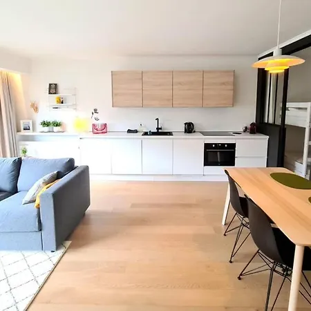 Apartment Small Flat Near Beach *