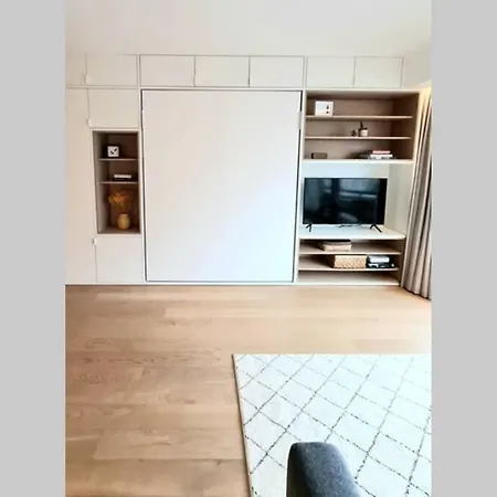 Small Flat Near Beach *